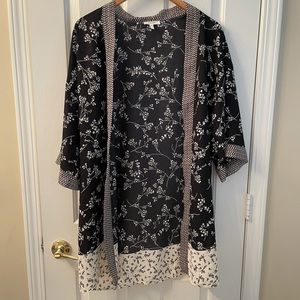 Maurices black/white kimono